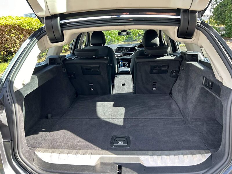 BMW 3 SERIES
