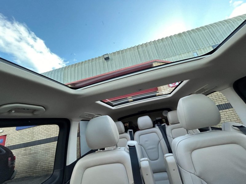 MERCEDES-BENZ V CLASS
