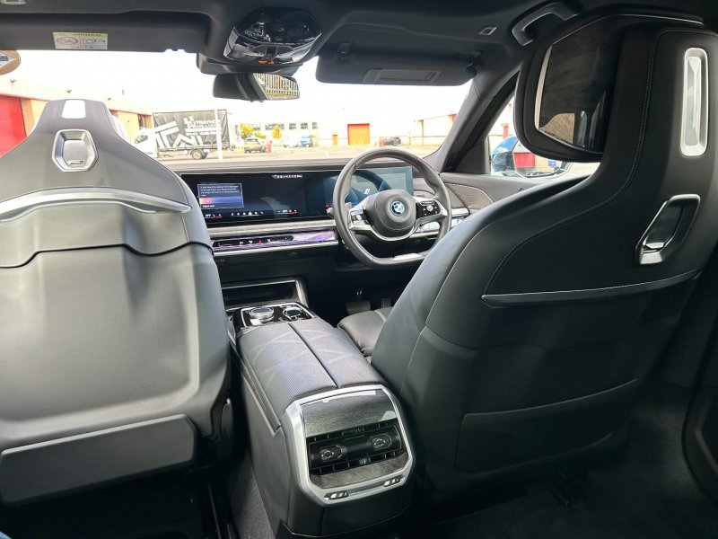 BMW 7 SERIES