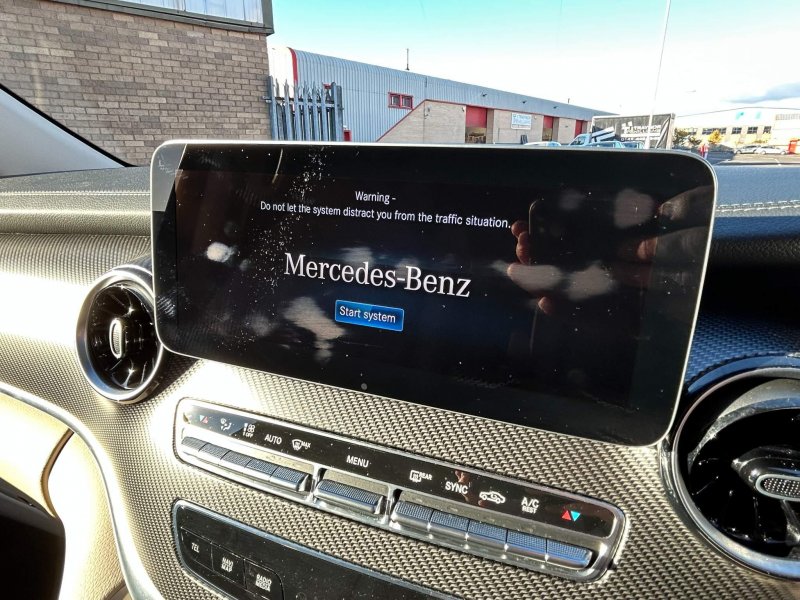 MERCEDES-BENZ V CLASS