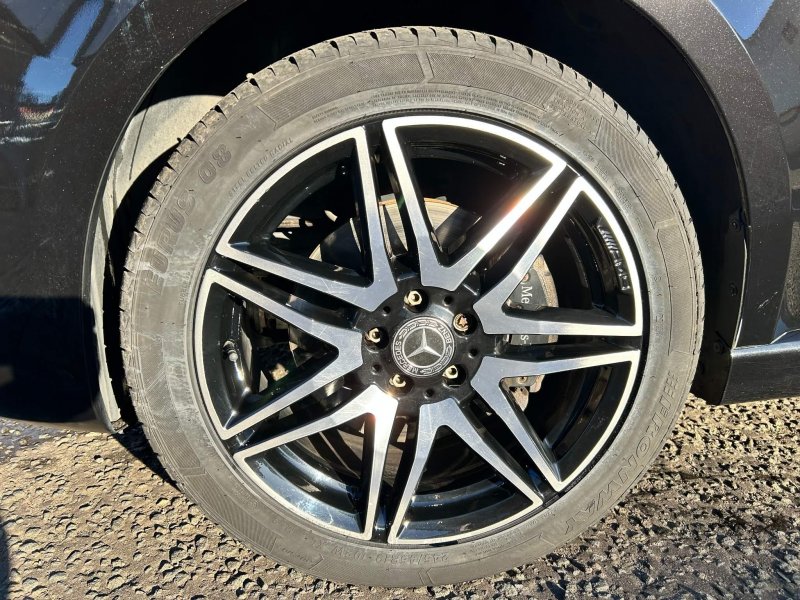 MERCEDES-BENZ V CLASS