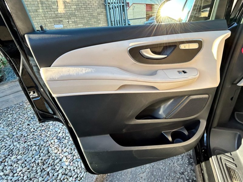 MERCEDES-BENZ V CLASS