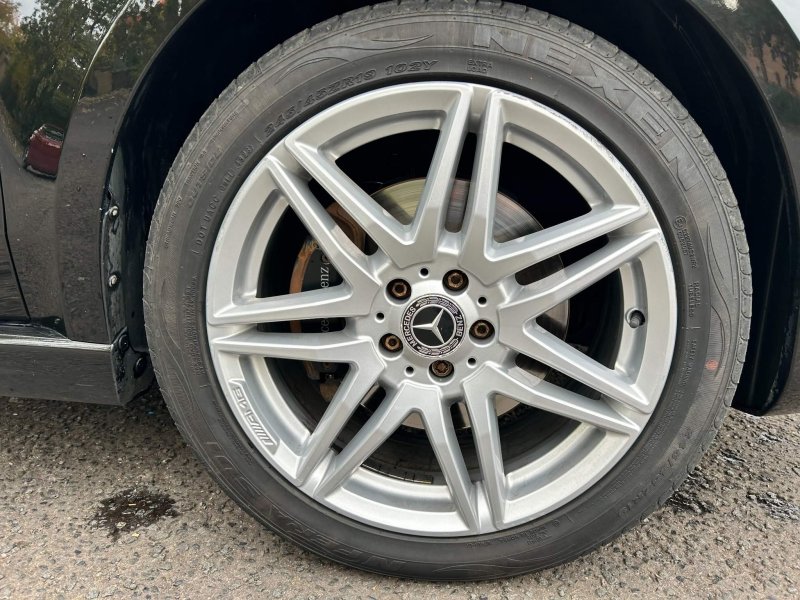 MERCEDES-BENZ V CLASS