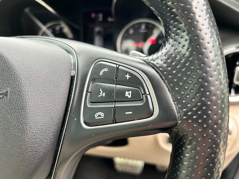 MERCEDES-BENZ V CLASS