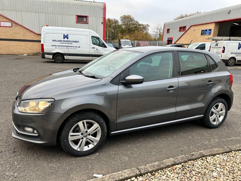VOLKSWAGEN POLO