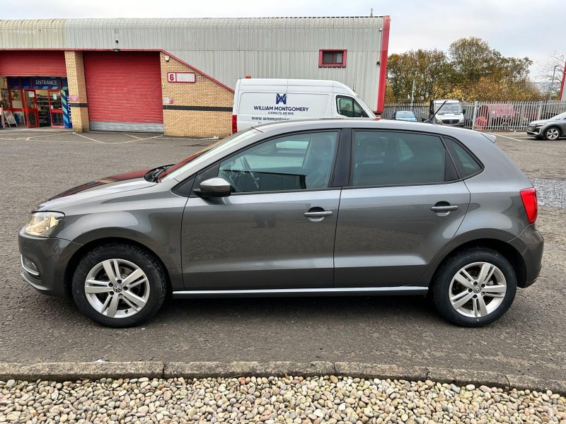 VOLKSWAGEN POLO