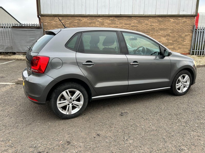 VOLKSWAGEN POLO