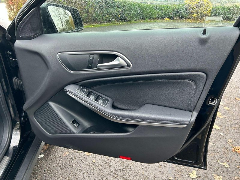 MERCEDES-BENZ GLA CLASS
