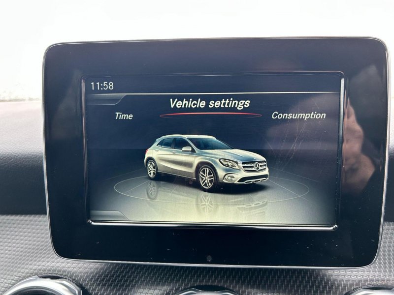 MERCEDES-BENZ GLA CLASS