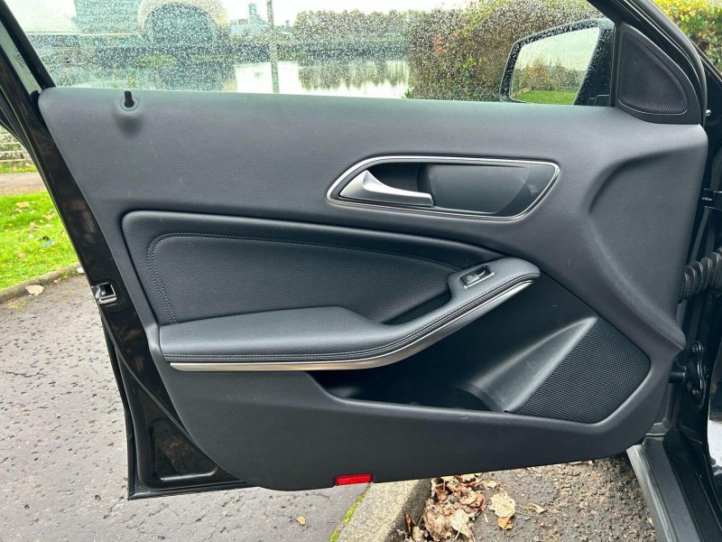 MERCEDES-BENZ GLA CLASS