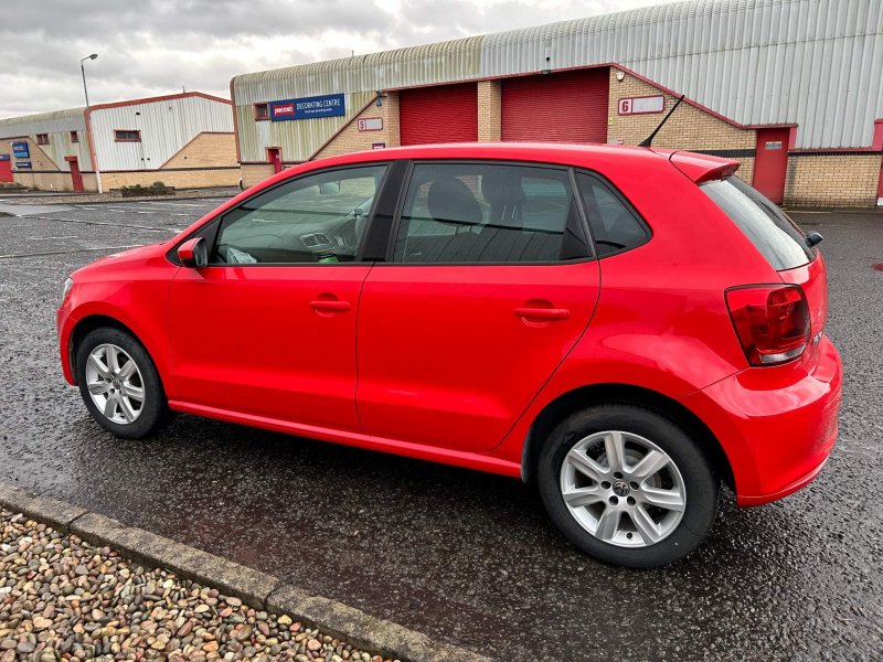 VOLKSWAGEN POLO