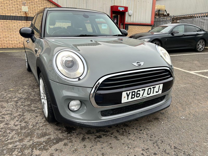 MINI HATCH