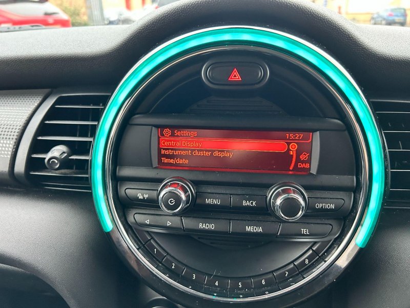MINI HATCH