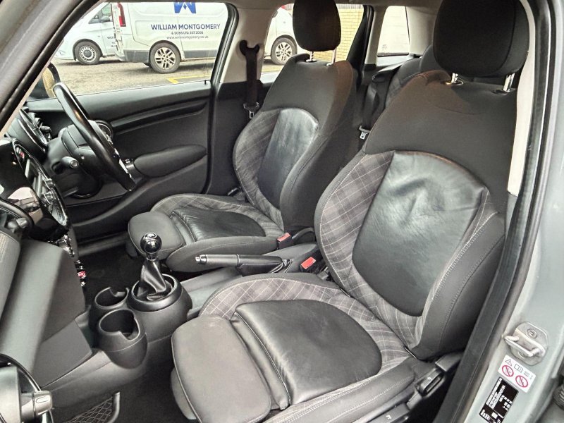 MINI HATCH