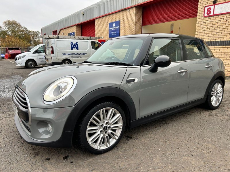 MINI HATCH
