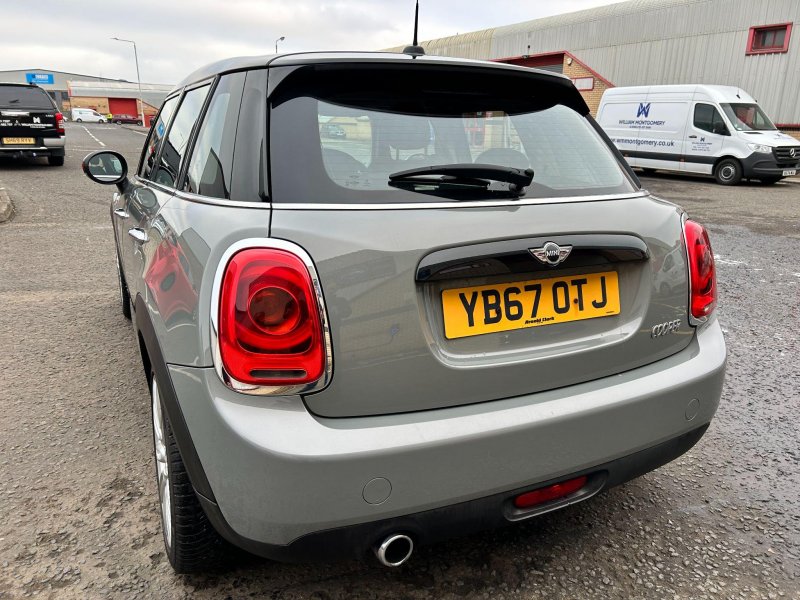 MINI HATCH