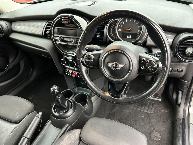 MINI HATCH