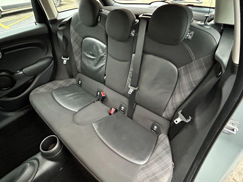 MINI HATCH