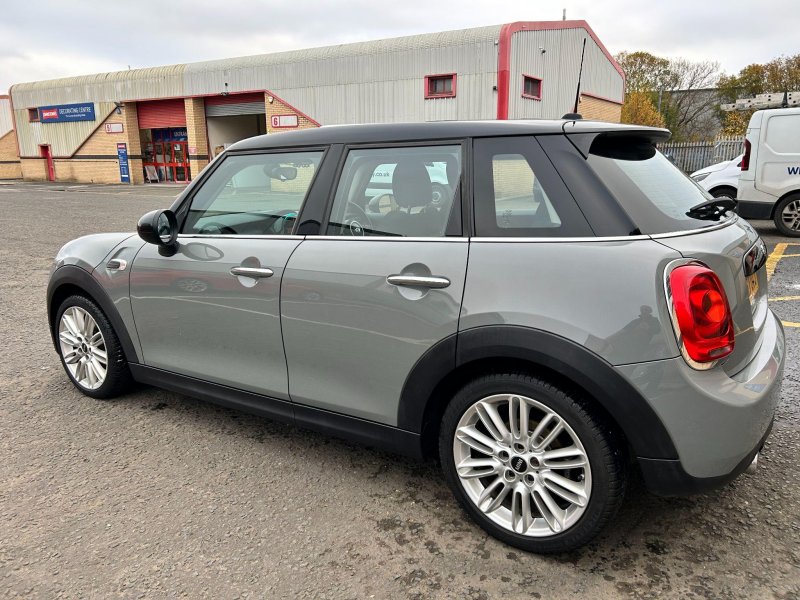 MINI HATCH