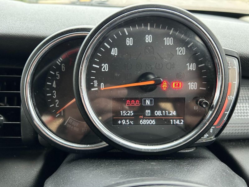 MINI HATCH