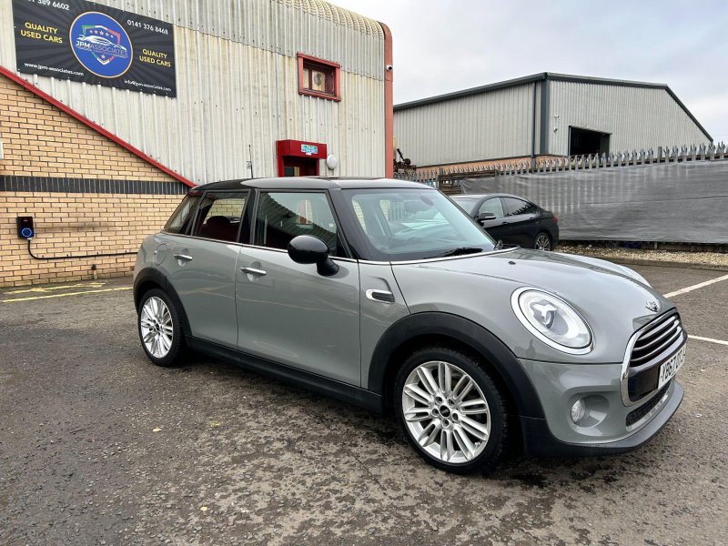 MINI HATCH