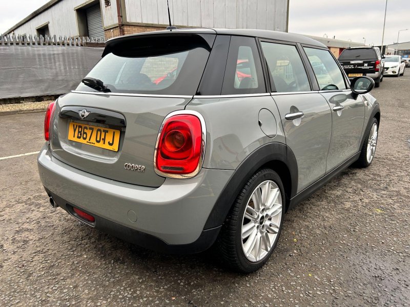 MINI HATCH
