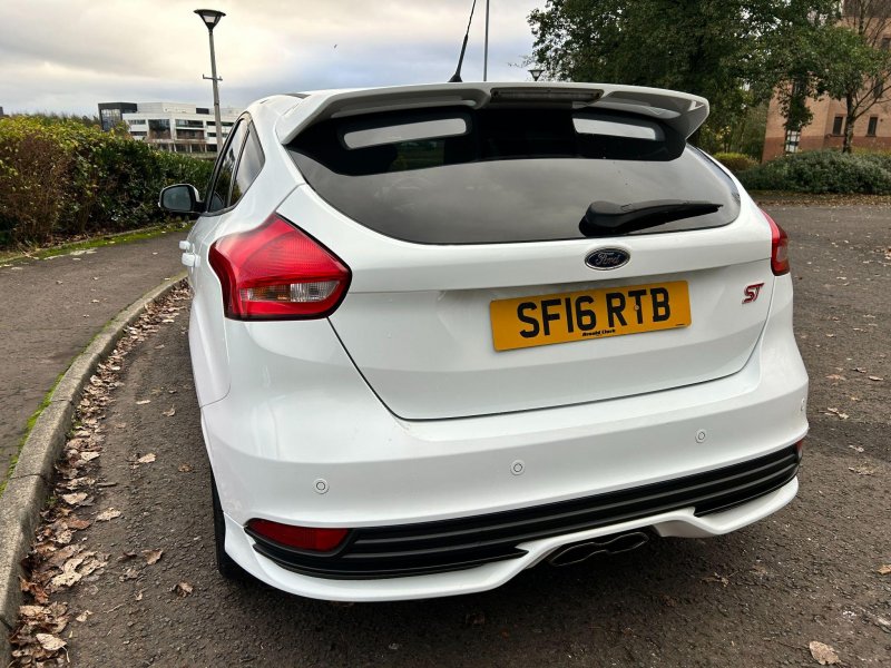 FORD FOCUS