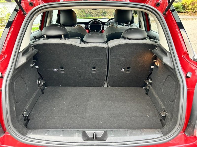 MINI HATCH