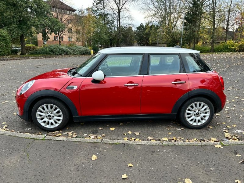 MINI HATCH