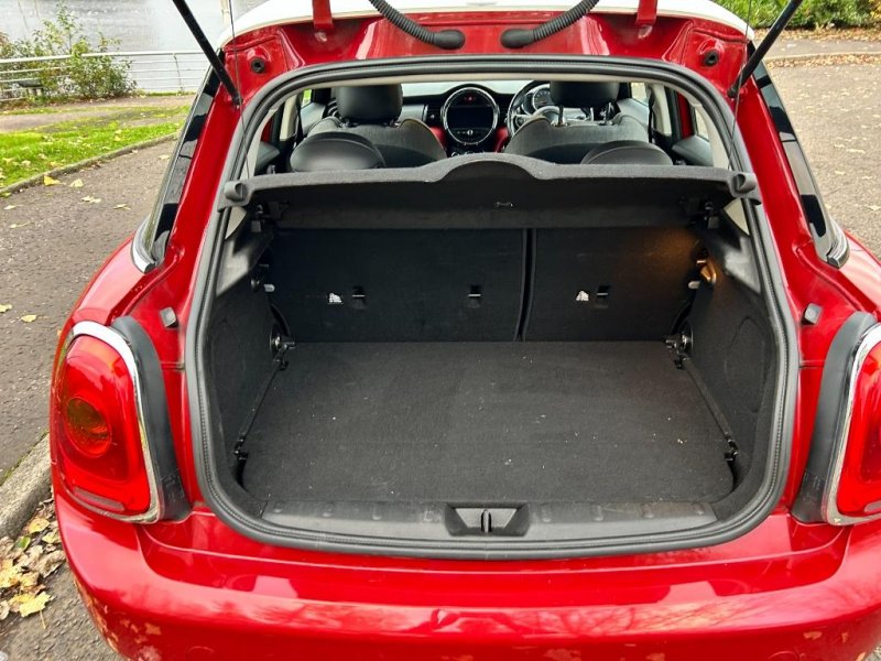 MINI HATCH