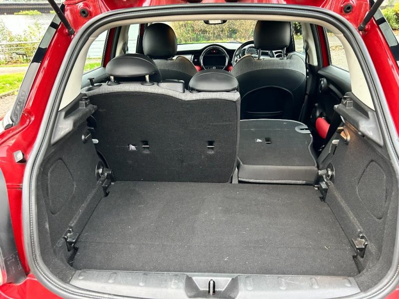 MINI HATCH