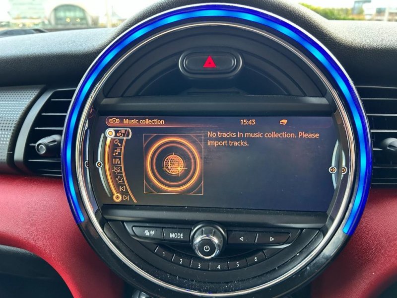 MINI HATCH