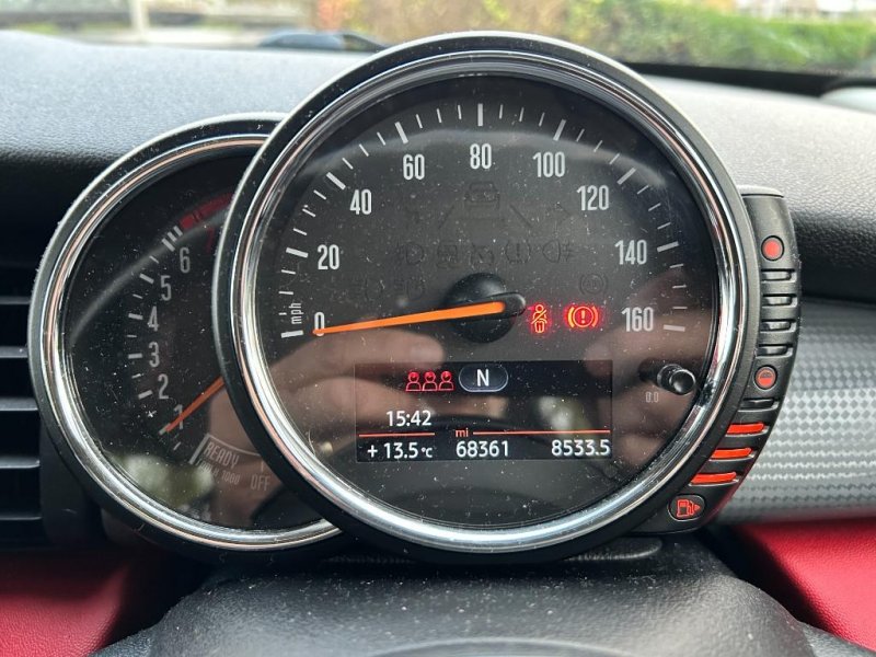 MINI HATCH