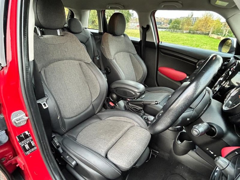 MINI HATCH