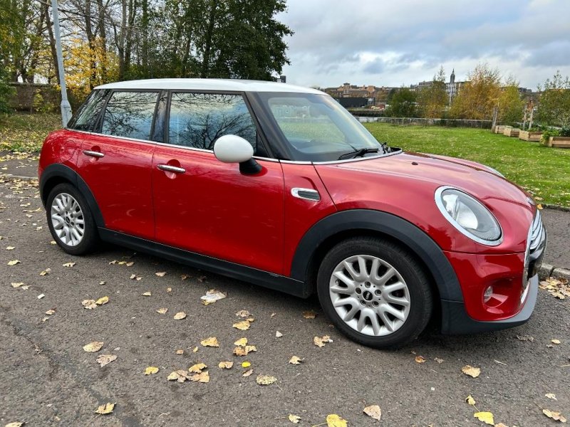 MINI HATCH