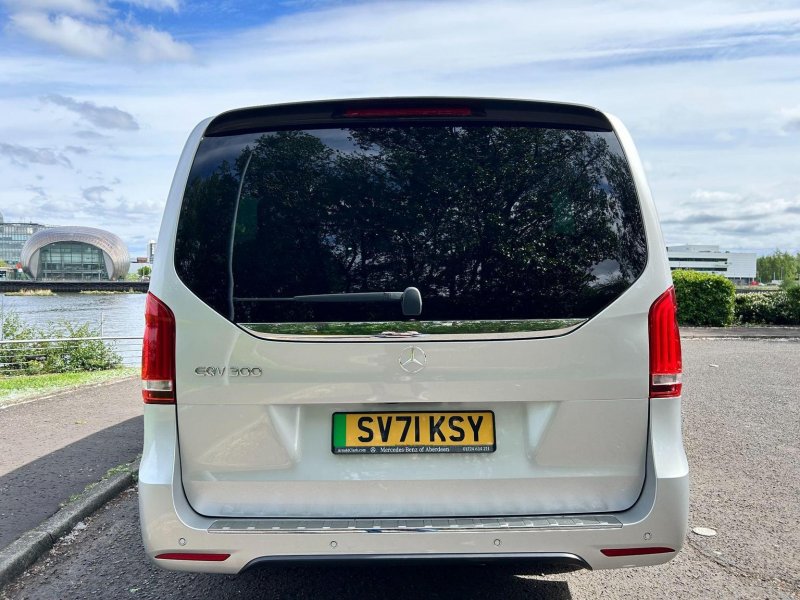 MERCEDES-BENZ EQV