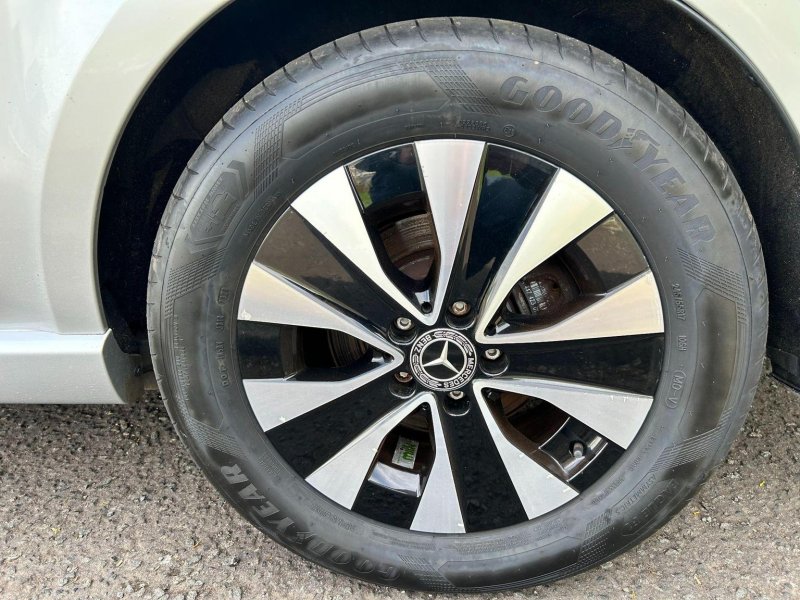 MERCEDES-BENZ EQV