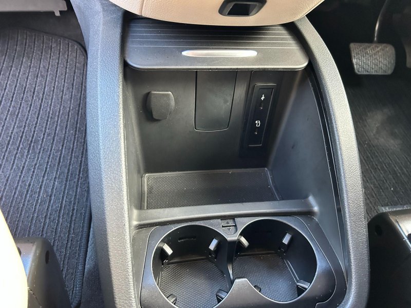 MERCEDES-BENZ EQV