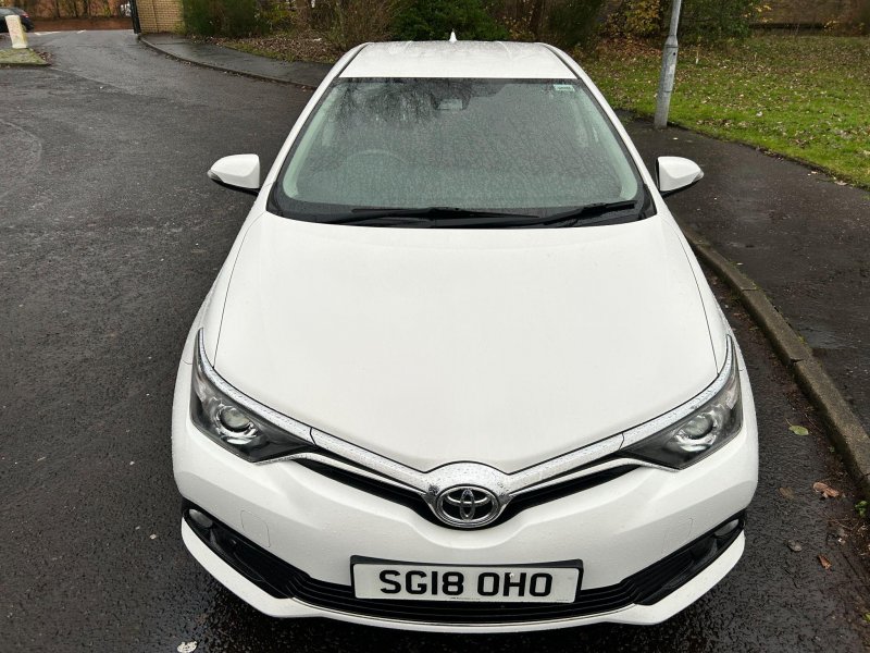 TOYOTA AURIS