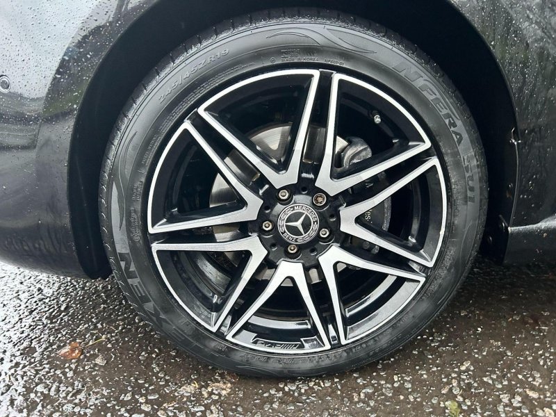 MERCEDES-BENZ V CLASS