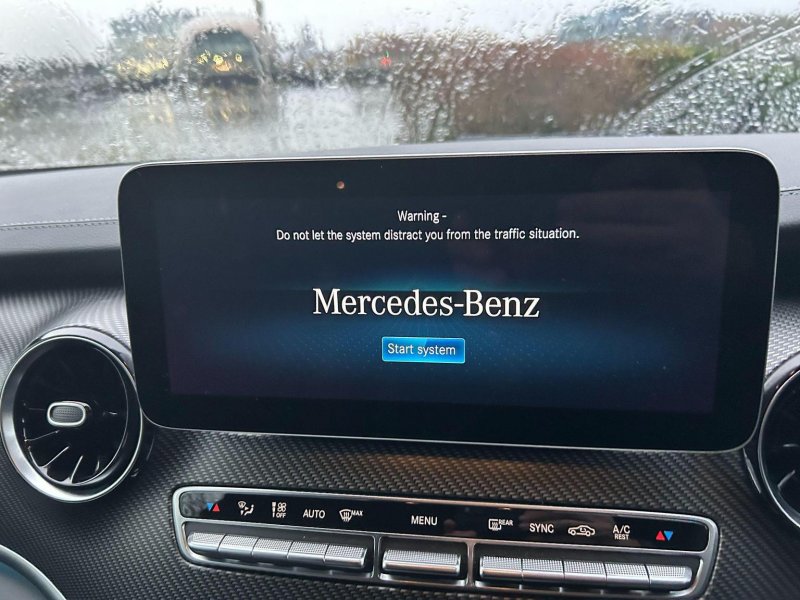 MERCEDES-BENZ V CLASS
