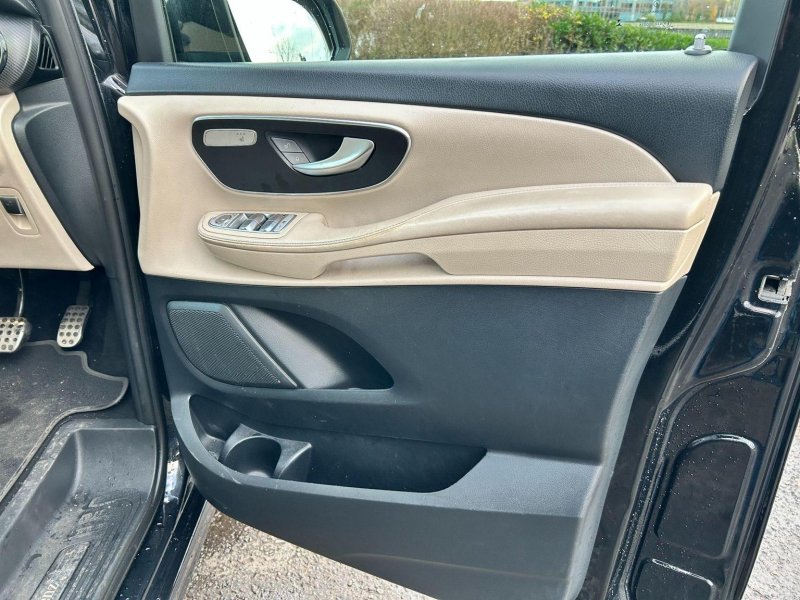 MERCEDES-BENZ V CLASS
