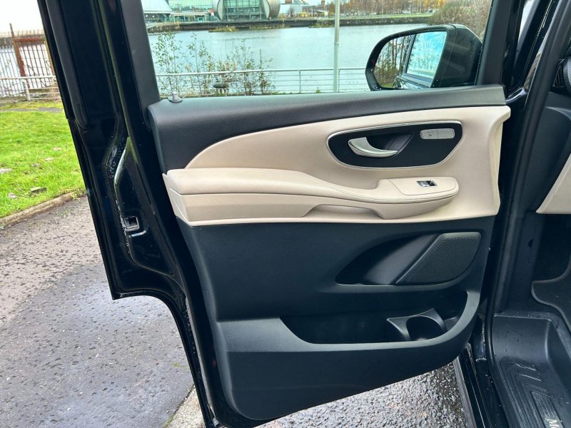 MERCEDES-BENZ V CLASS