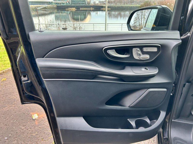 MERCEDES-BENZ V CLASS