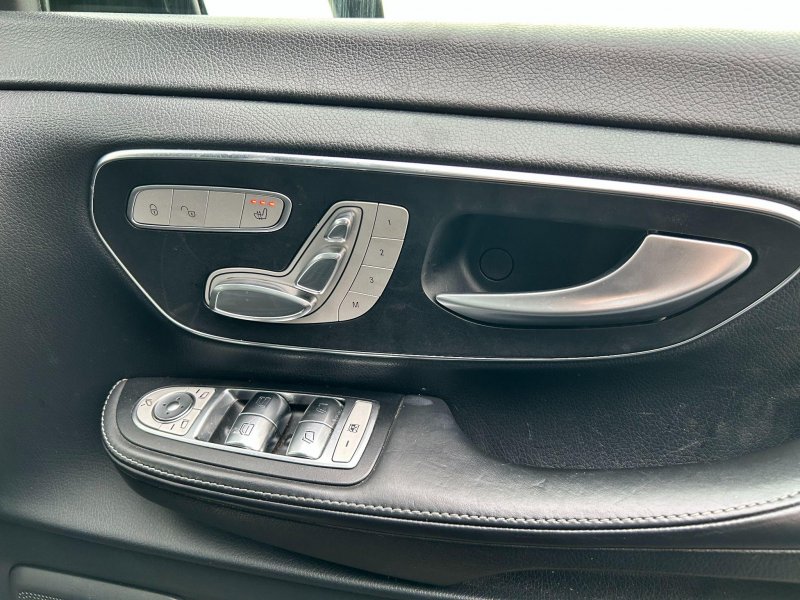 MERCEDES-BENZ V CLASS