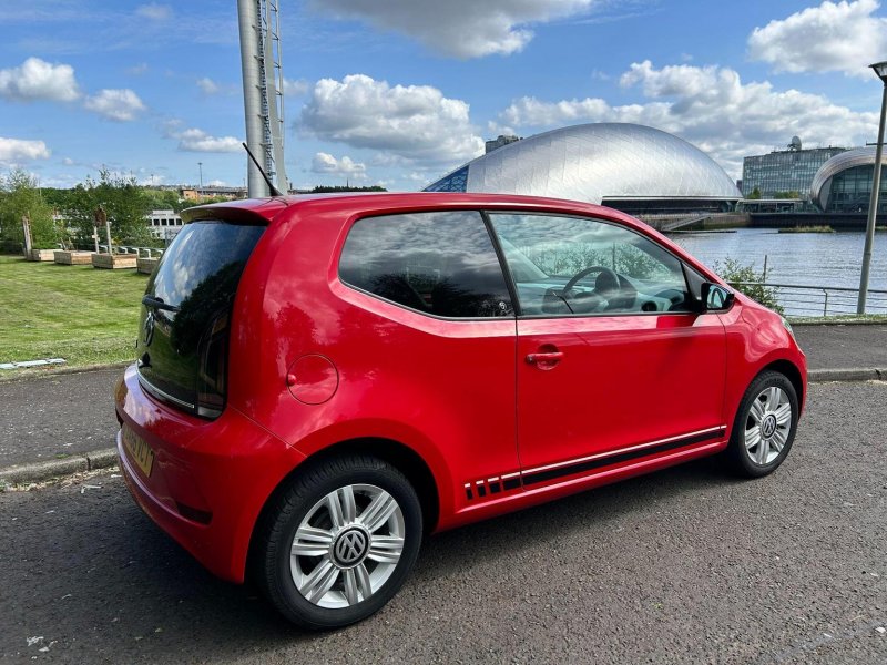 VOLKSWAGEN UP