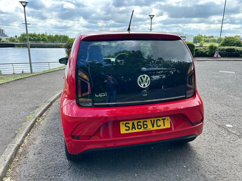 VOLKSWAGEN UP
