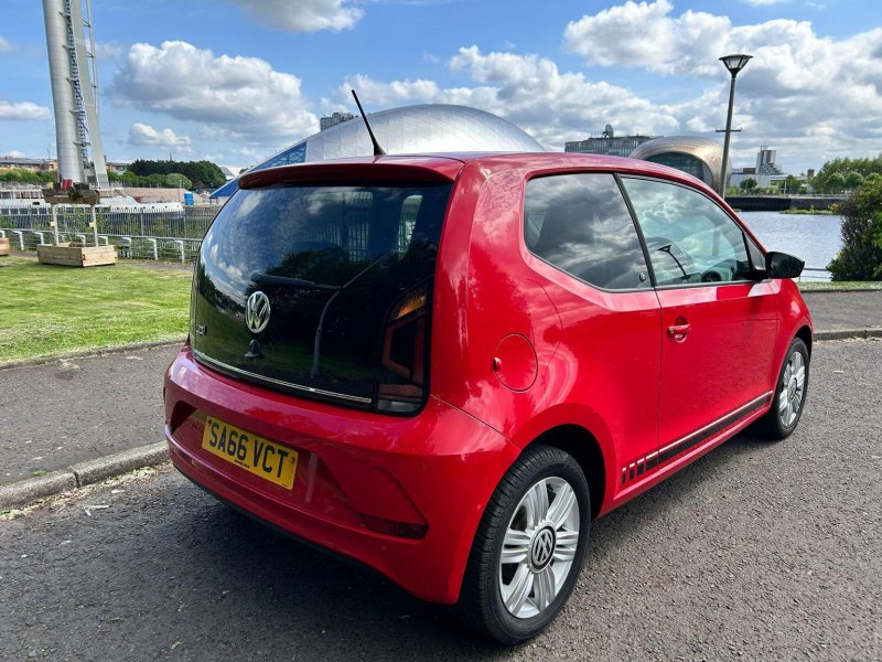 VOLKSWAGEN UP