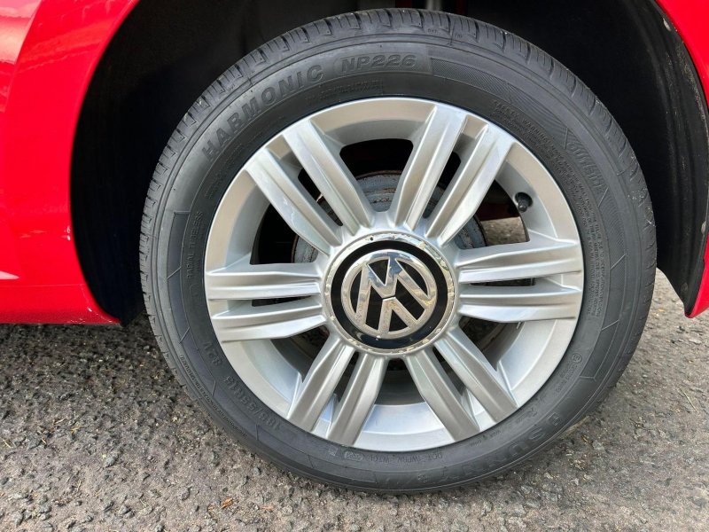 VOLKSWAGEN UP