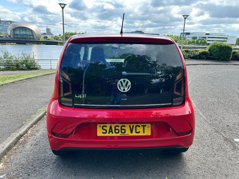 VOLKSWAGEN UP